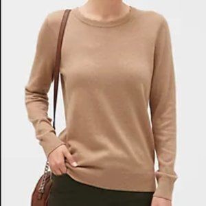 Banana Republic scalloped crew neck sweater